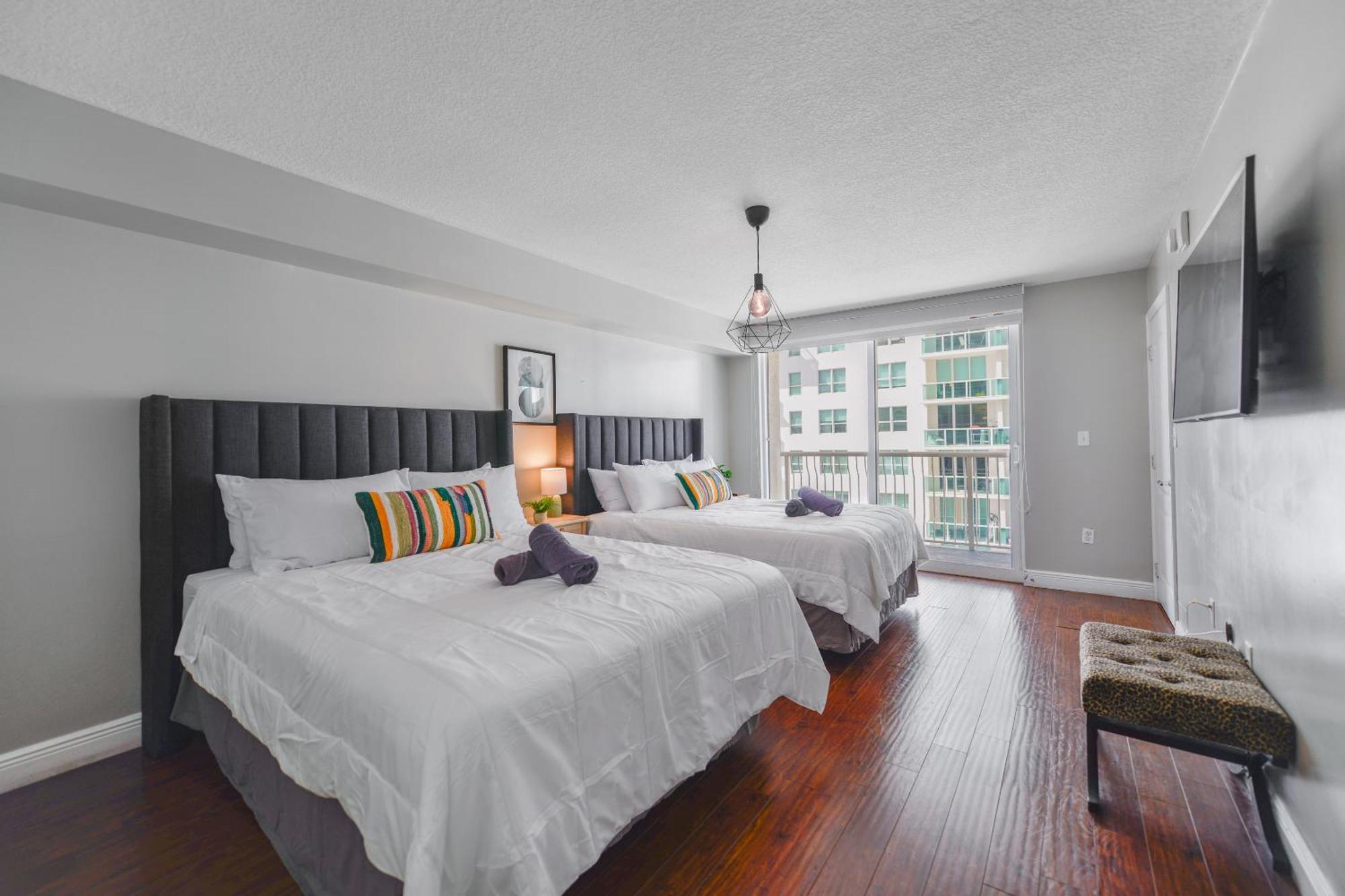 Amazing 3 Bedroom Condo At Brickell With Pool Маямі Екстер'єр фото