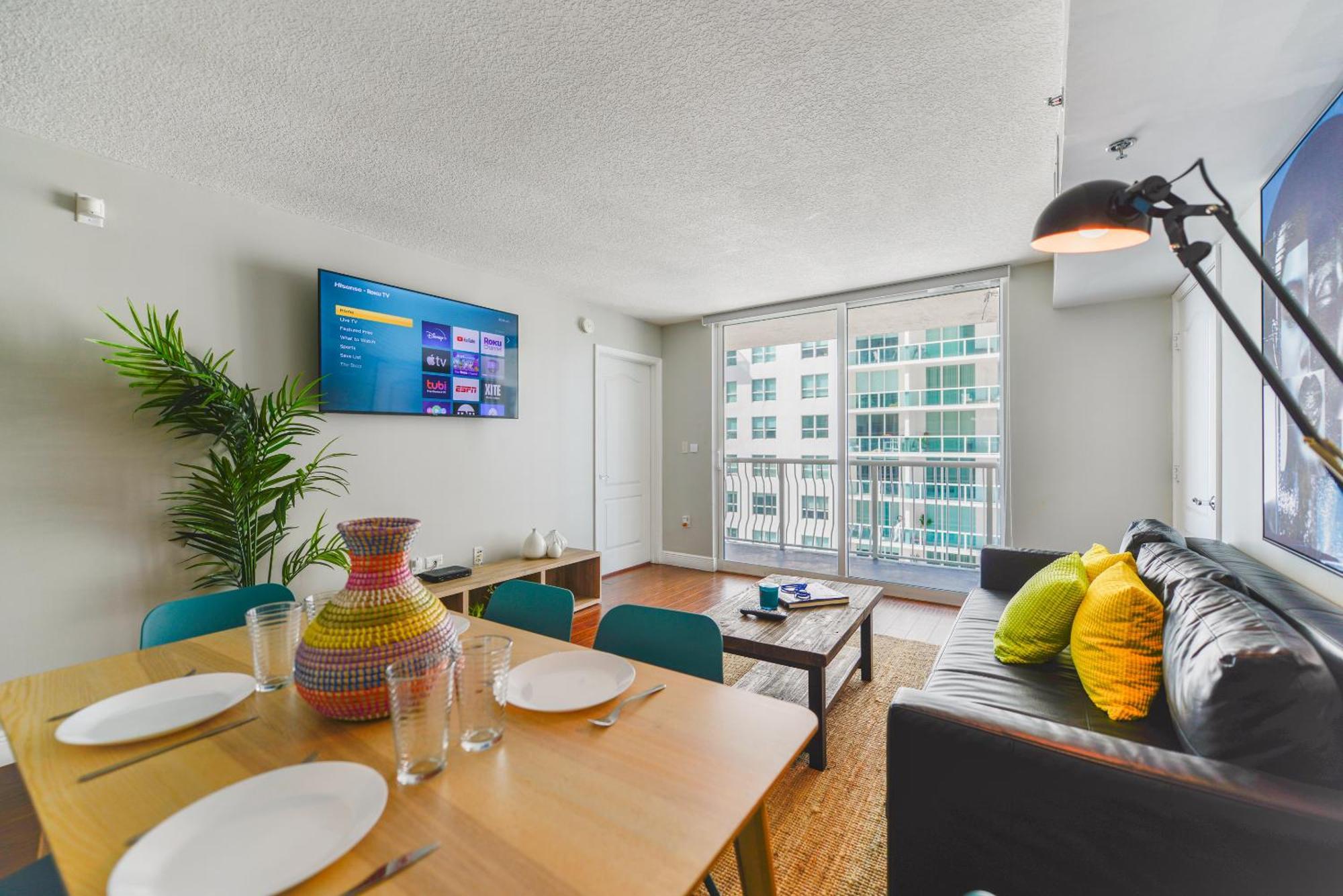 Amazing 3 Bedroom Condo At Brickell With Pool Маямі Екстер'єр фото