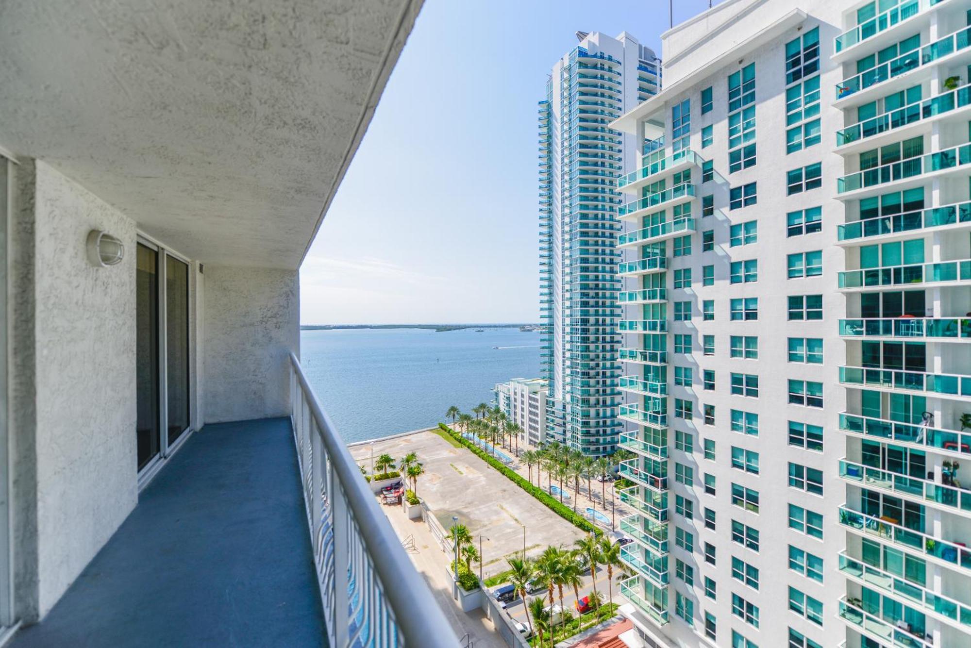Amazing 3 Bedroom Condo At Brickell With Pool Маямі Екстер'єр фото