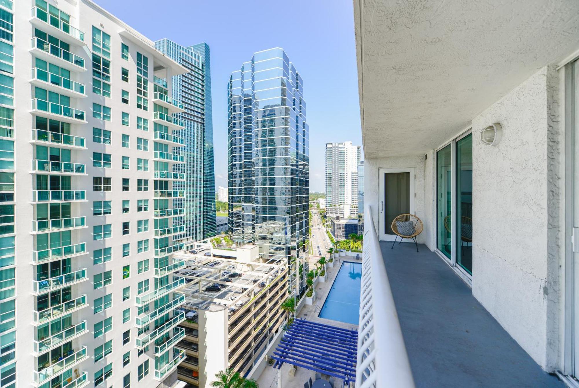 Amazing 3 Bedroom Condo At Brickell With Pool Маямі Екстер'єр фото